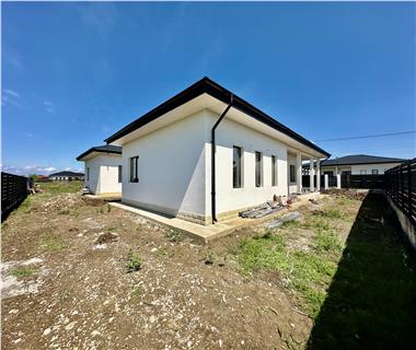 case vile de vanzre in zona Valea Ursului-Miroslava