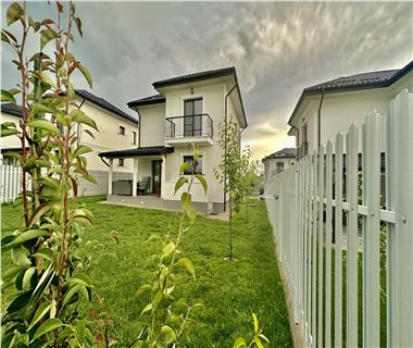 Vila de vânzare în zona Valea Ursului-Miroslava